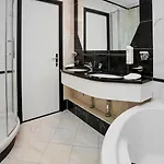 Hotel Lindgart 4*