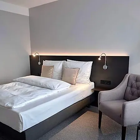 Hotell Lindgart 4*